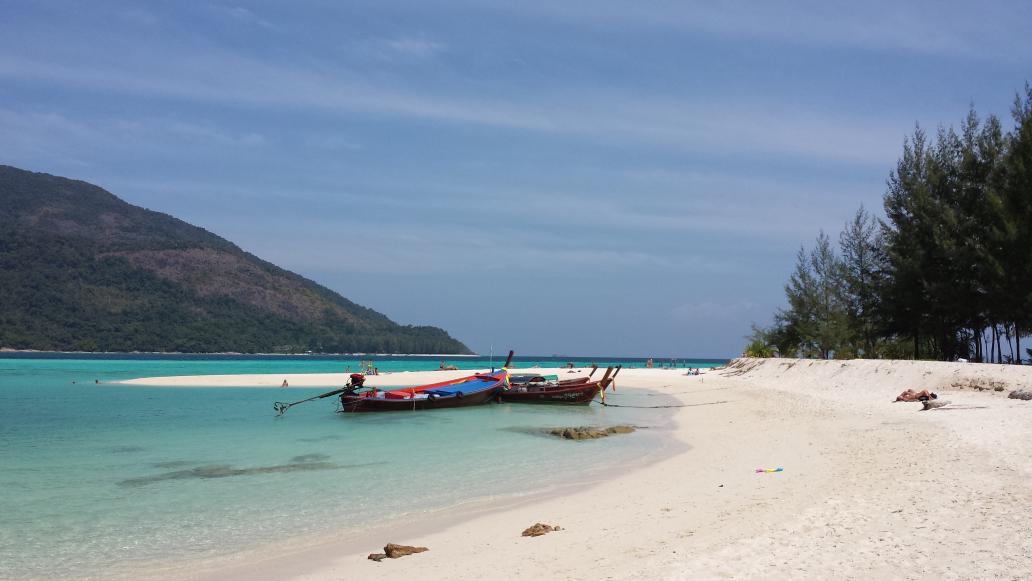 koh lipe beach mountain resort boat 2014